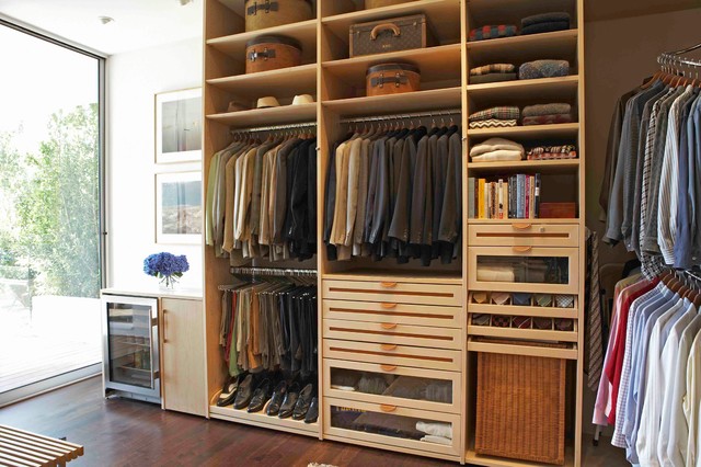 The Craft of Coordinating Closets